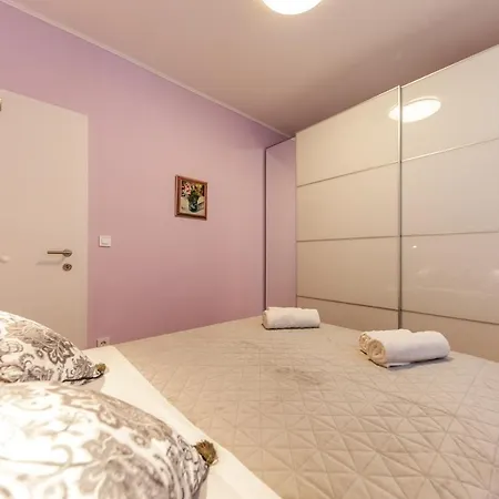 Lucy Lu Appartement *